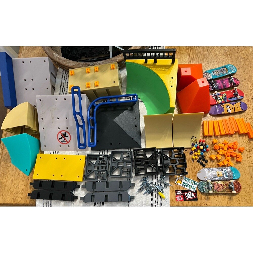 Tech Deck X-Connect Pyramid Shredder Skate Park Ramp Lot + 6 Fingerboards